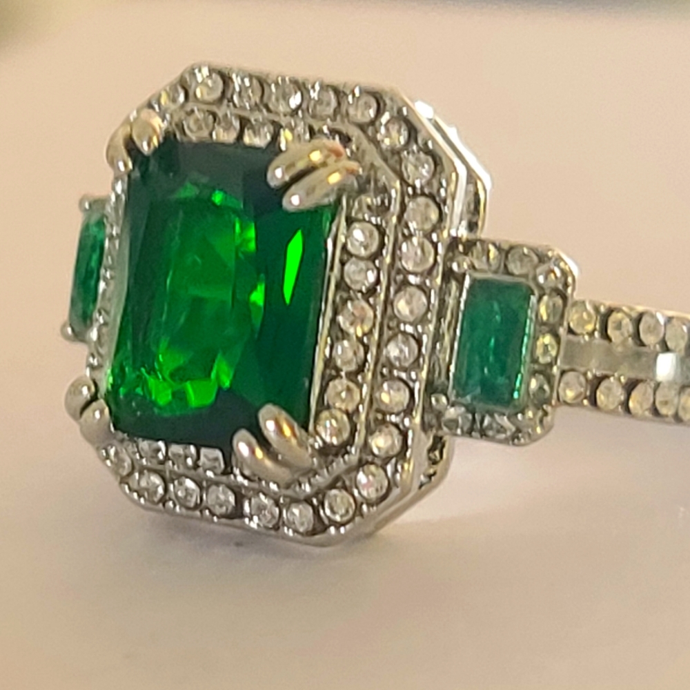 Ladies Sterling Silver ring size 8